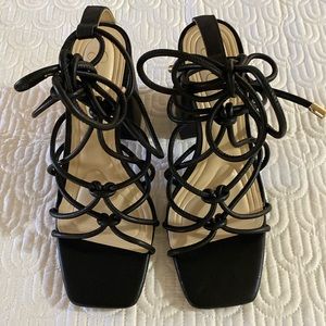 New Jessica Simpson Black Strappy sandals Chunky Heels Shoes 7 M
